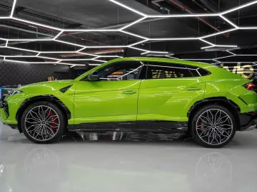 LAMBORGHINI Urus SE HYBRID MASSAGE FULL