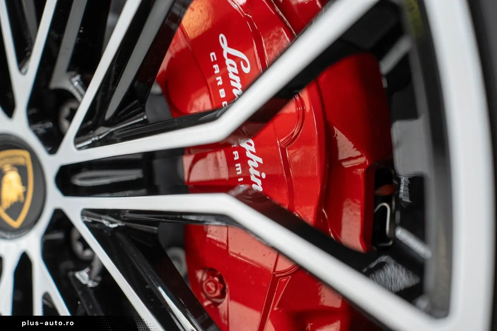 LAMBORGHINI Urus SE HYBRID MASSAGE FULL