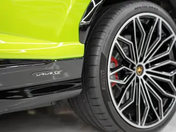 LAMBORGHINI Urus SE HYBRID MASSAGE FULL