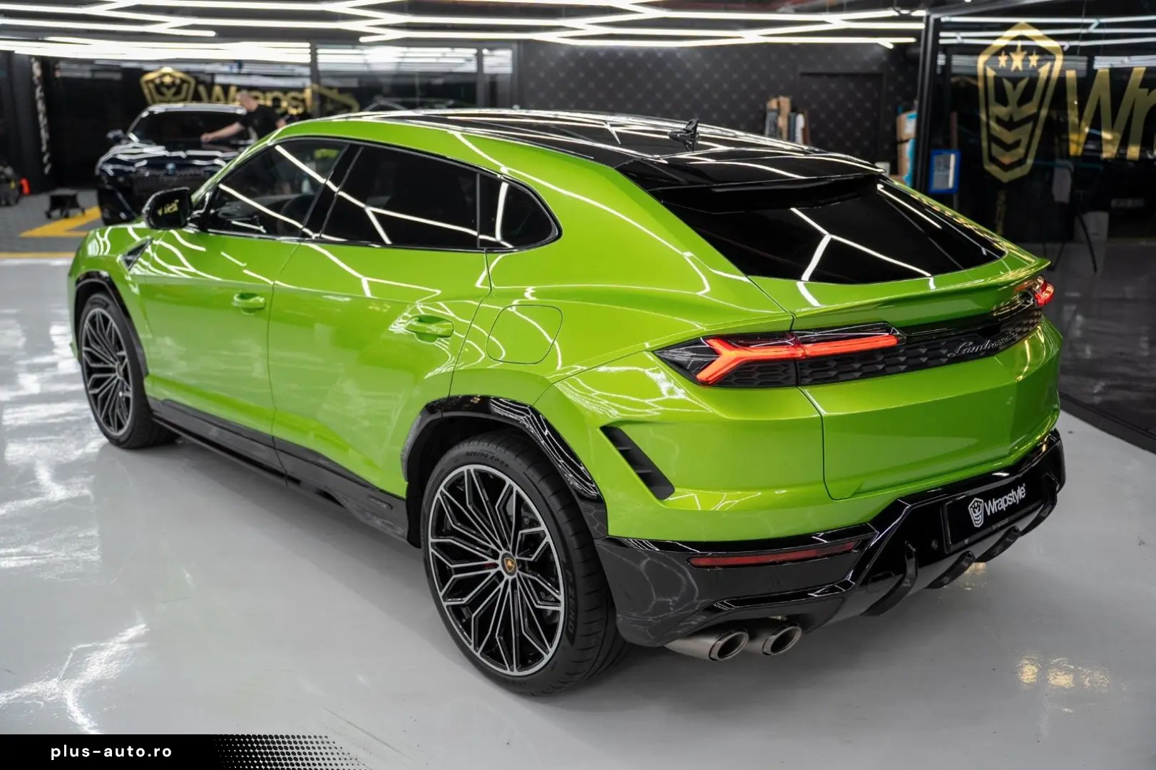 LAMBORGHINI Urus SE HYBRID MASSAGE FULL