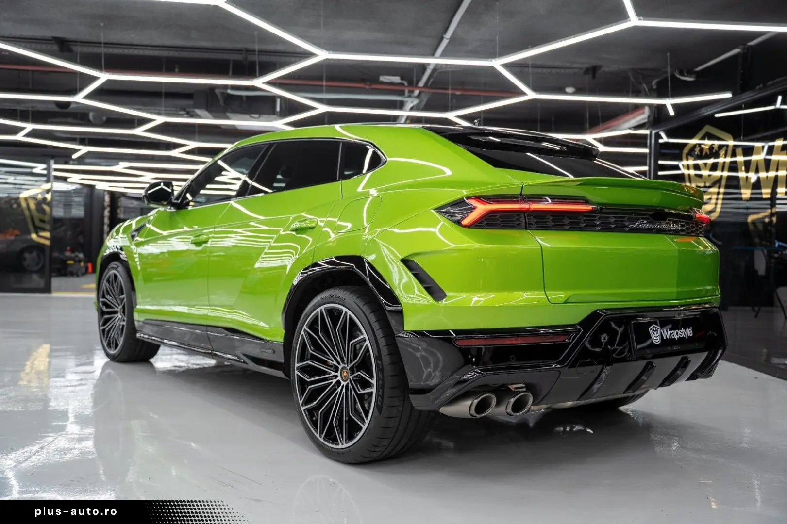 LAMBORGHINI Urus SE HYBRID MASSAGE FULL