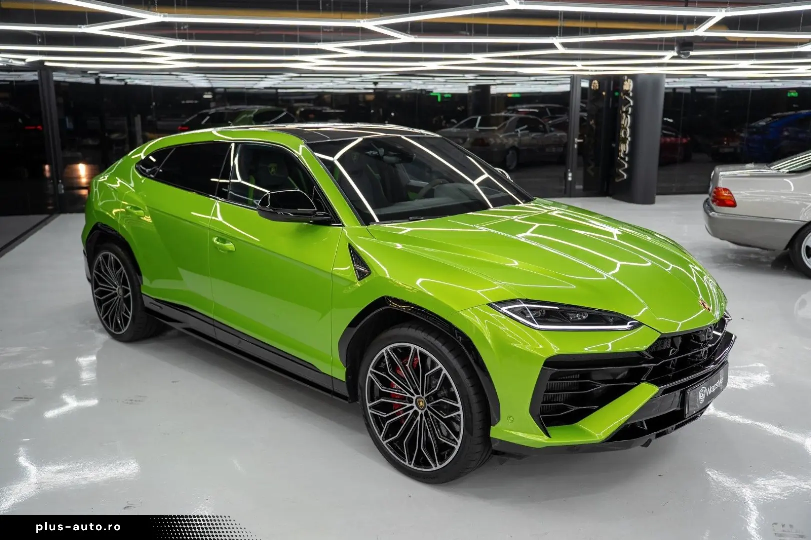 LAMBORGHINI Urus SE HYBRID MASSAGE FULL