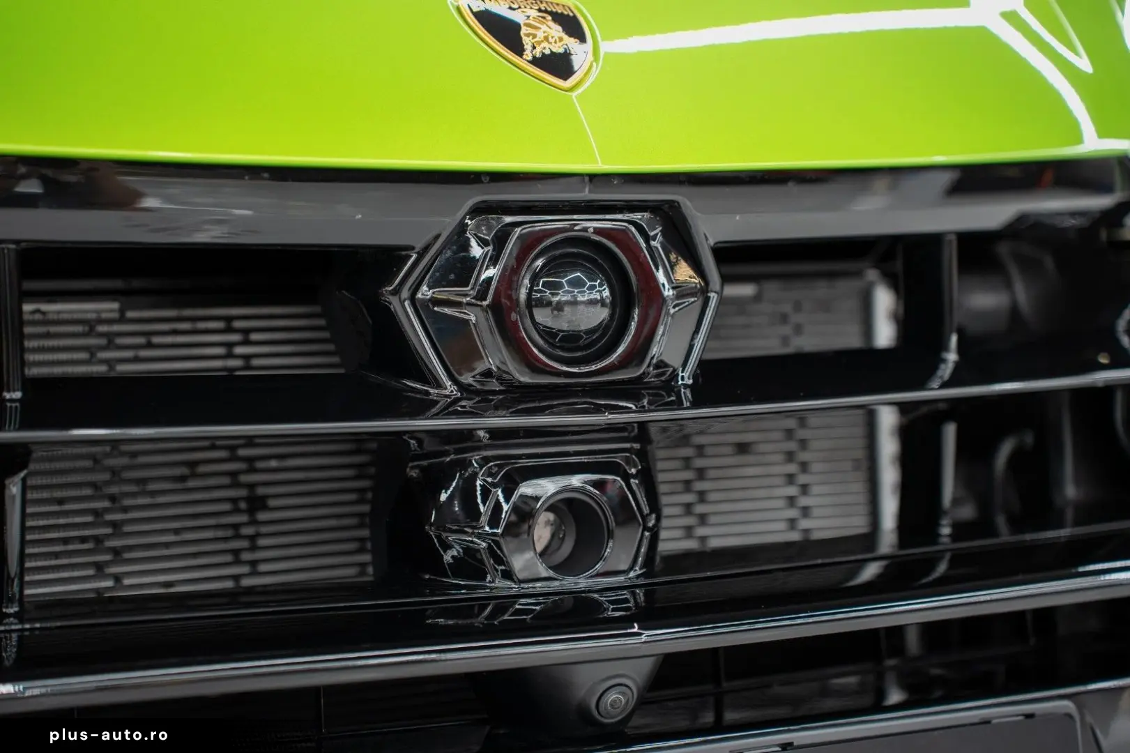 LAMBORGHINI Urus SE HYBRID MASSAGE FULL