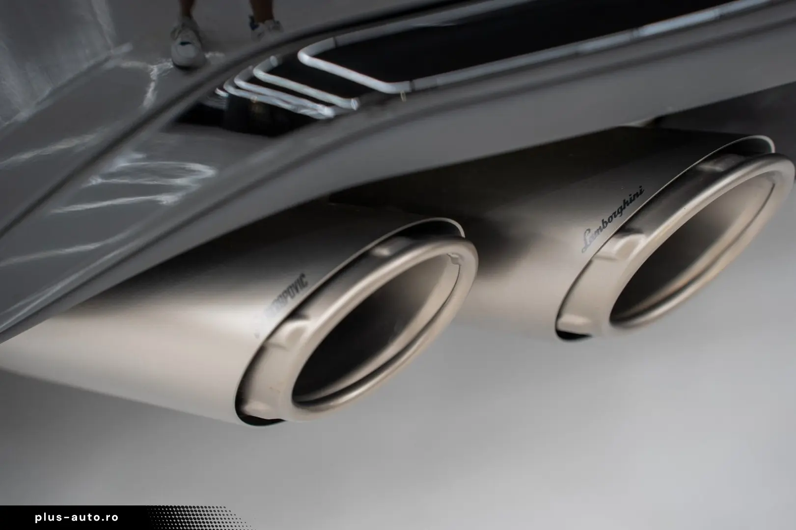 LAMBORGHINI Urus SE HYBRID MASSAGE FULL