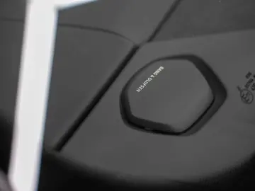 LAMBORGHINI Urus SE HYBRID MASSAGE FULL