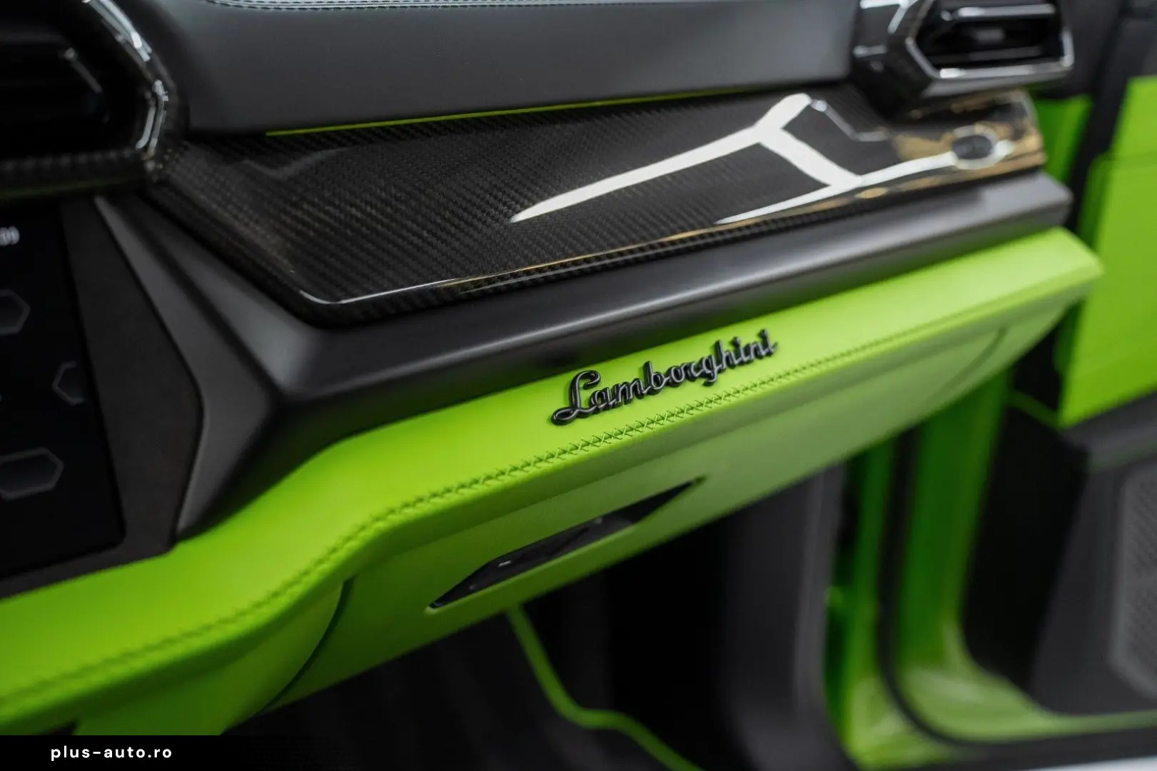 LAMBORGHINI Urus SE HYBRID MASSAGE FULL