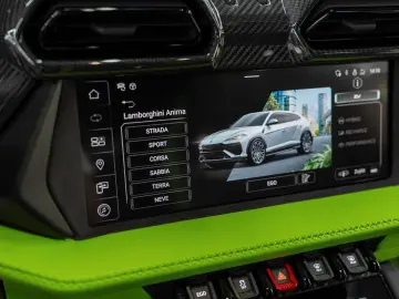 LAMBORGHINI Urus SE HYBRID MASSAGE FULL