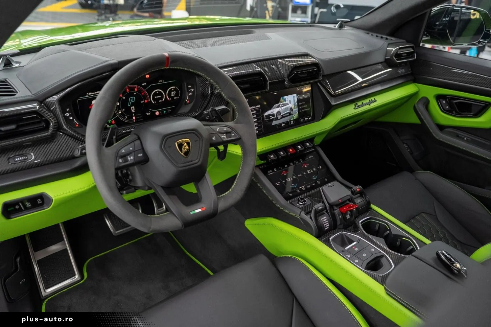LAMBORGHINI Urus SE HYBRID MASSAGE FULL