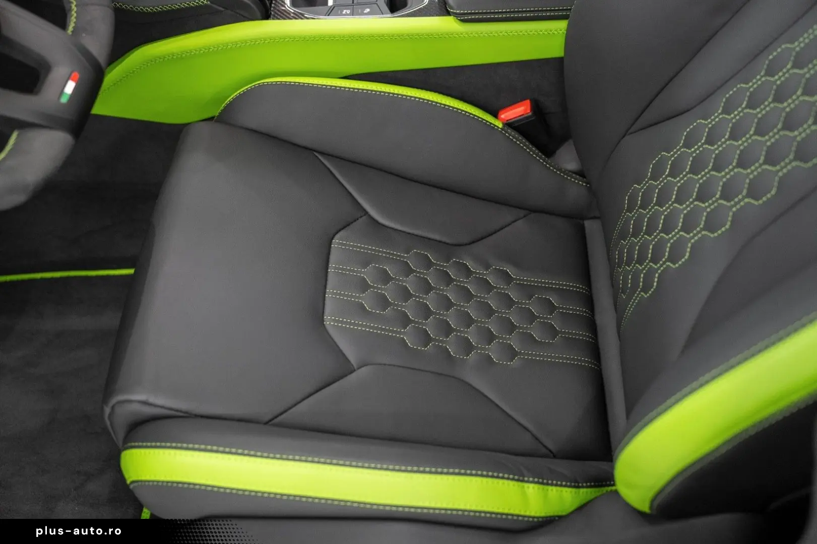 LAMBORGHINI Urus SE HYBRID MASSAGE FULL