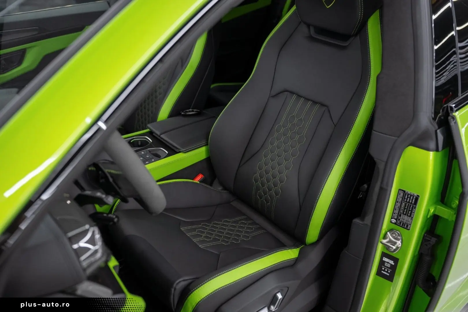 LAMBORGHINI Urus SE HYBRID MASSAGE FULL