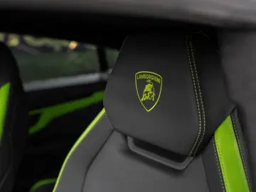 LAMBORGHINI Urus SE HYBRID MASSAGE FULL