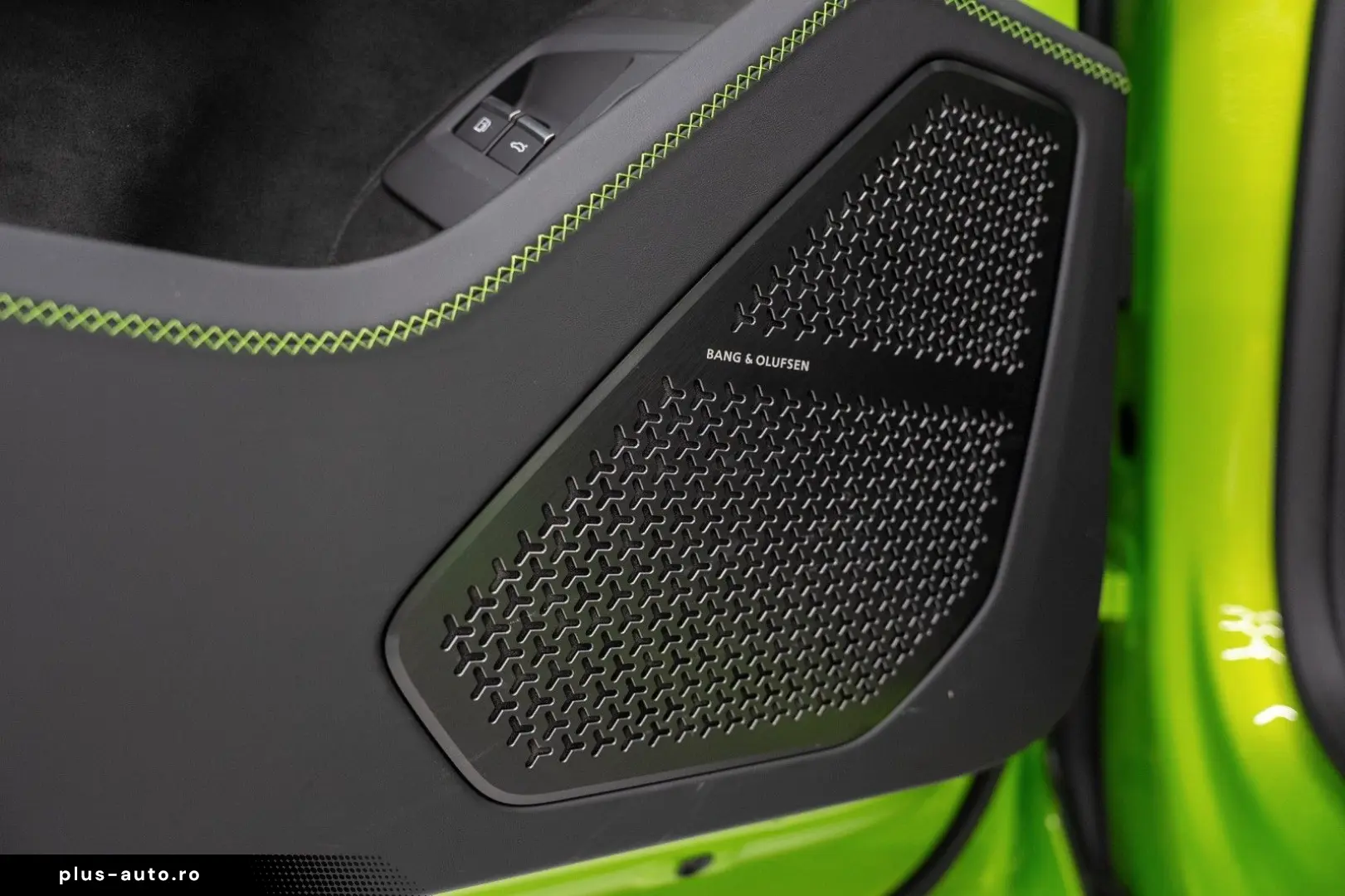 LAMBORGHINI Urus SE HYBRID MASSAGE FULL