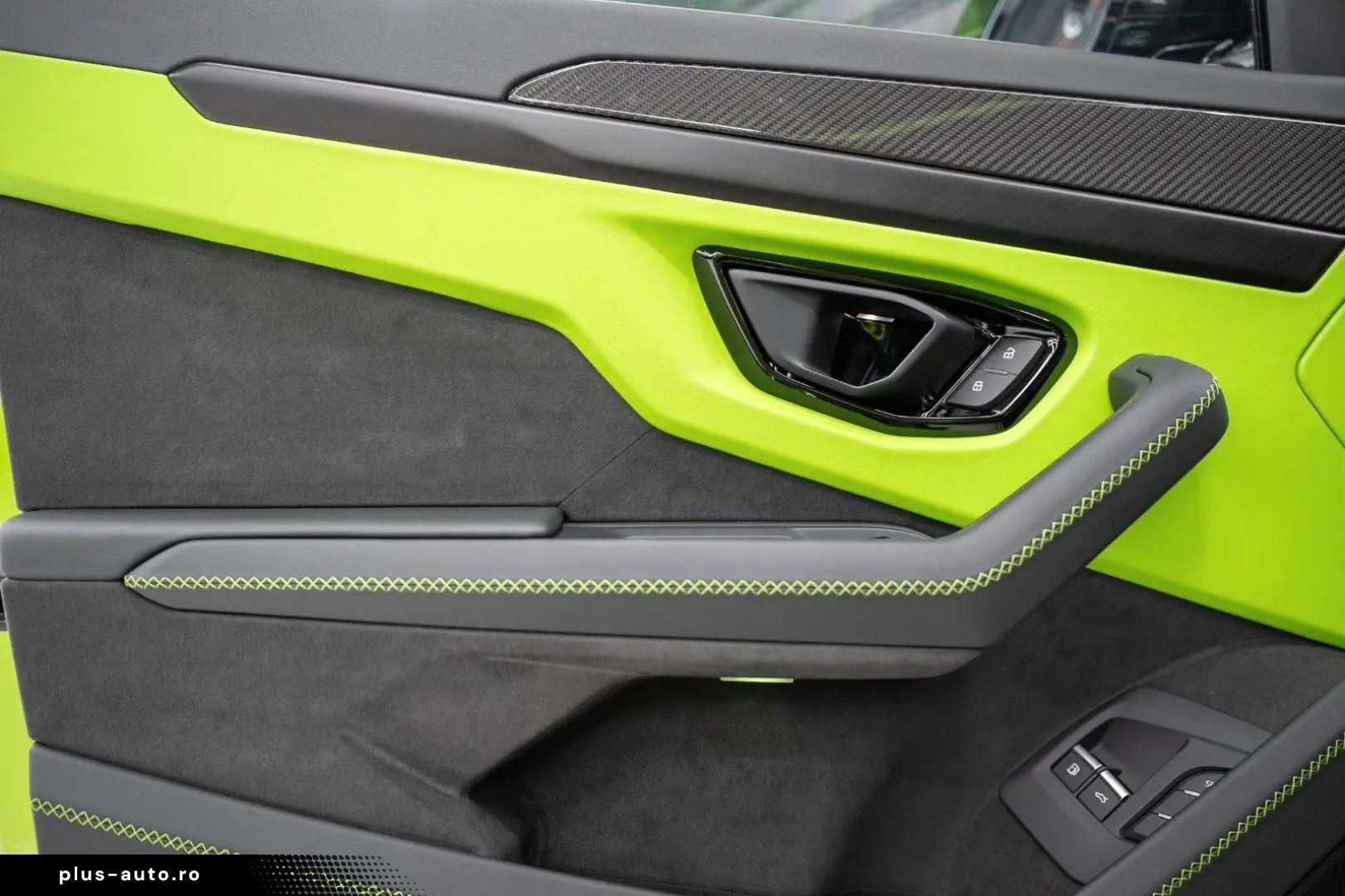 LAMBORGHINI Urus SE HYBRID MASSAGE FULL