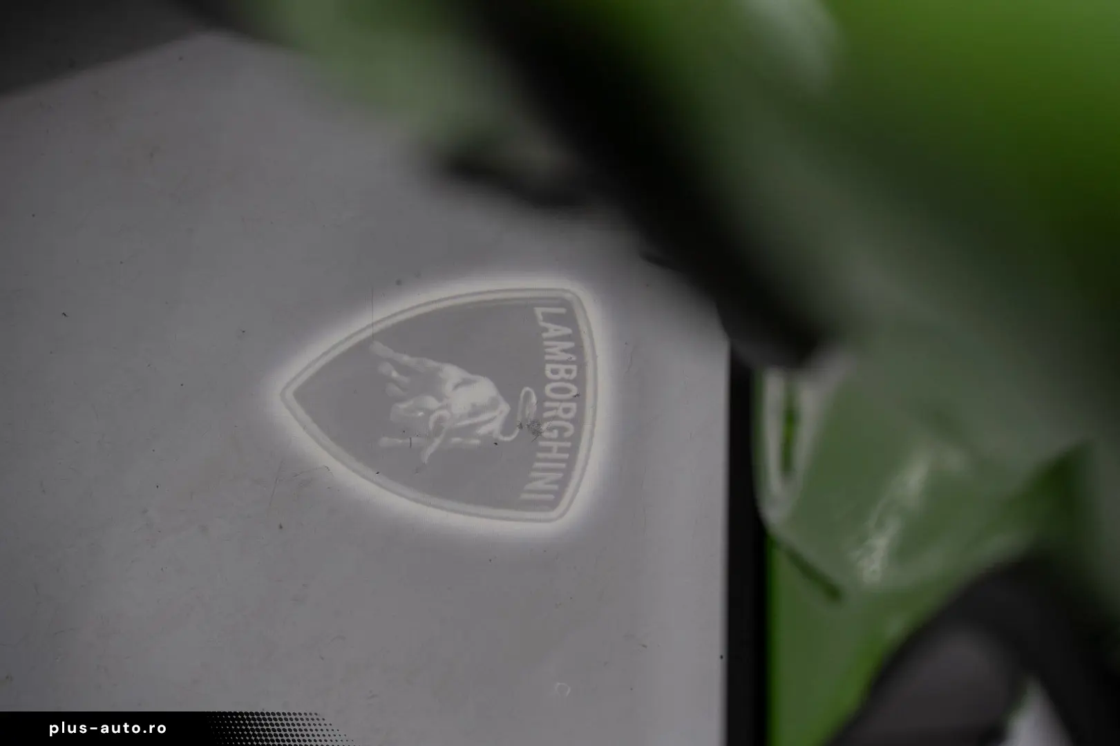 LAMBORGHINI Urus SE HYBRID MASSAGE FULL