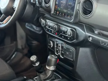 JEEP Wrangler Willys  4XE  LED Carplay AHK Soundsys