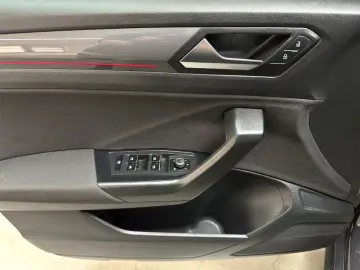 VW T-Roc 2.0 TDI DSG 4Motion Sport NAVIVORBEREIT LE