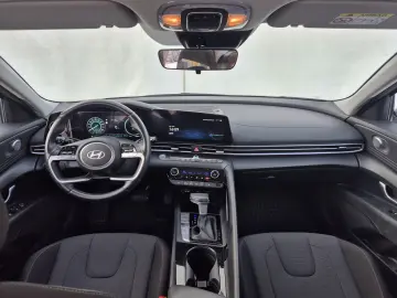 Hyundai Elantra 1.6 l 123 CP CVT Highway