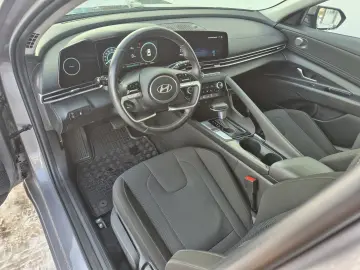 Hyundai Elantra 1.6 l 123 CP CVT Highway