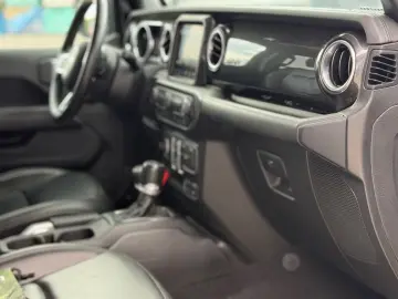 JEEP Wrangler 2.0 T-GDi Unlim. Night Eagle  Umbau AHK