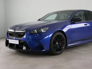 BMW M5 Sedan