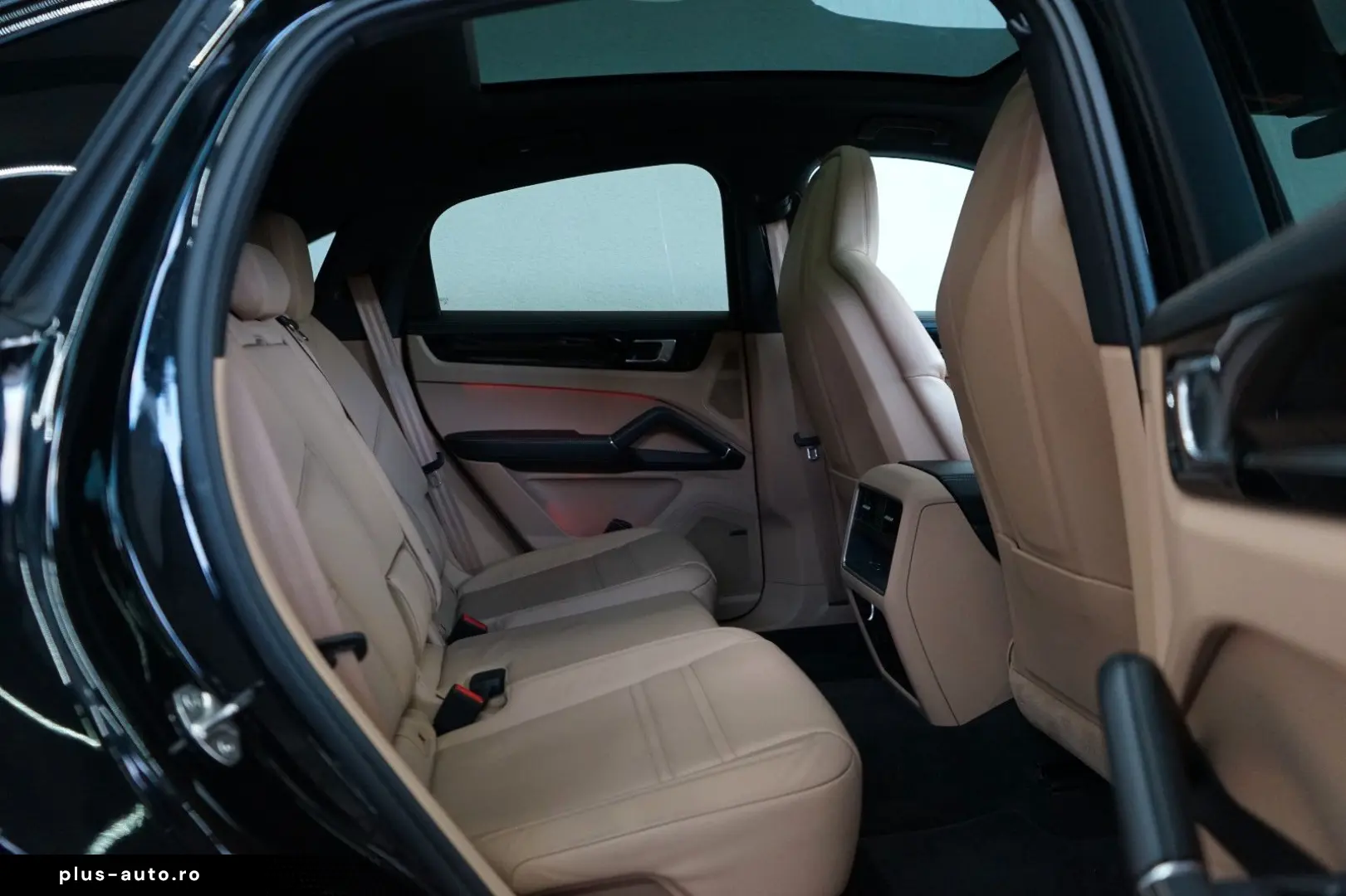 PORSCHE Cayenne Coupe Platinum SportDesign SpAbgas 18W