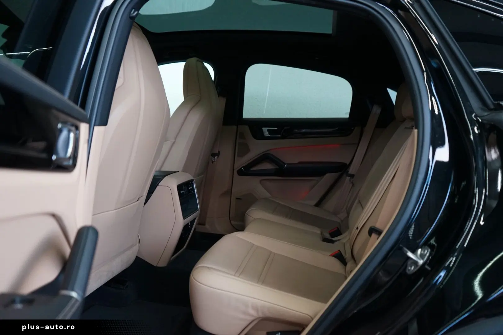 PORSCHE Cayenne Coupe Platinum SportDesign SpAbgas 18W