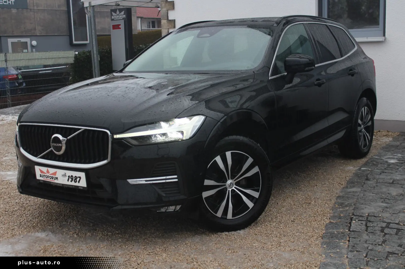 VOLVO XC60 B4 AWD~360~Pano~HeadUp~AHK~