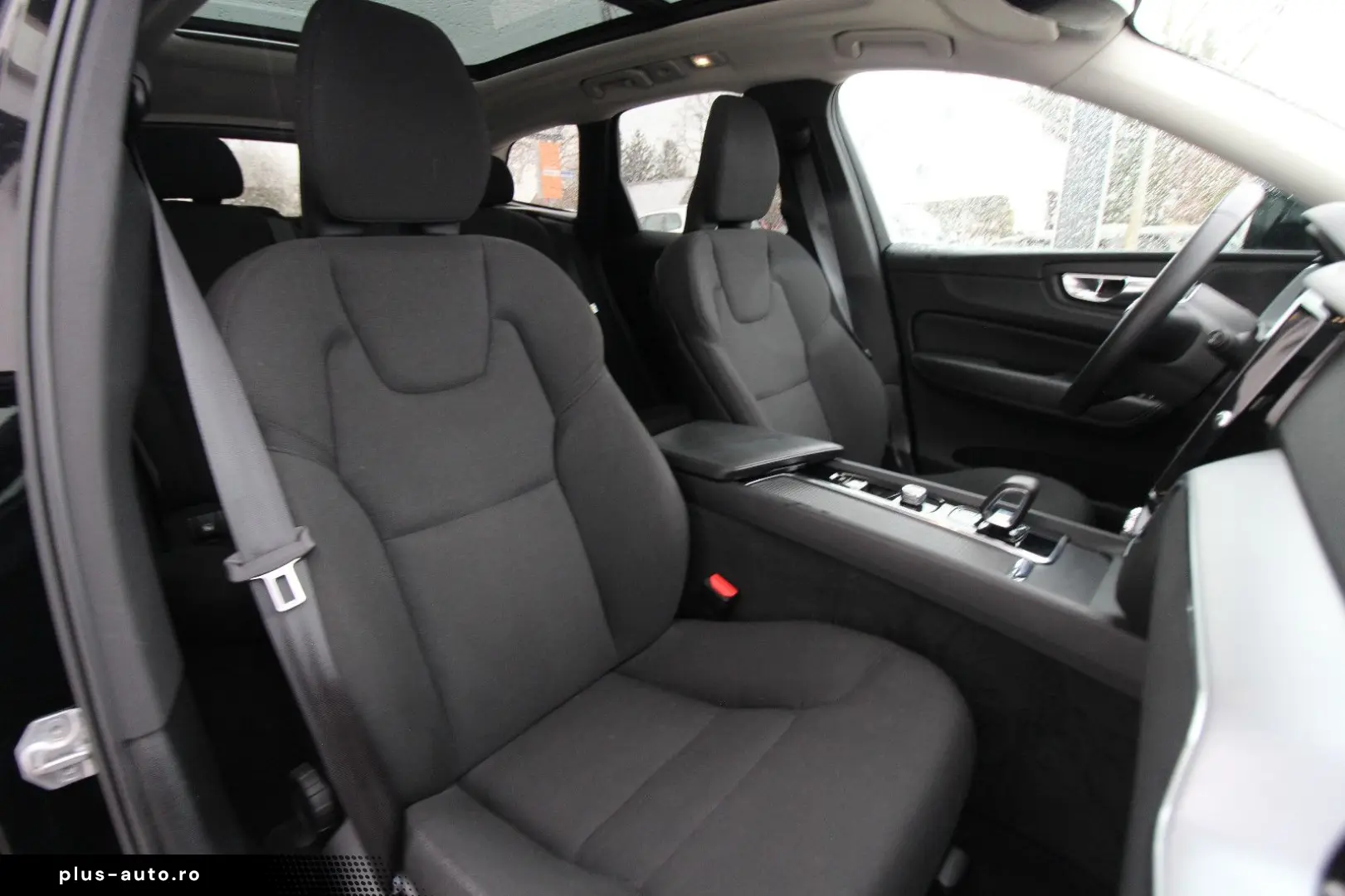 VOLVO XC60 B4 AWD~360~Pano~HeadUp~AHK~