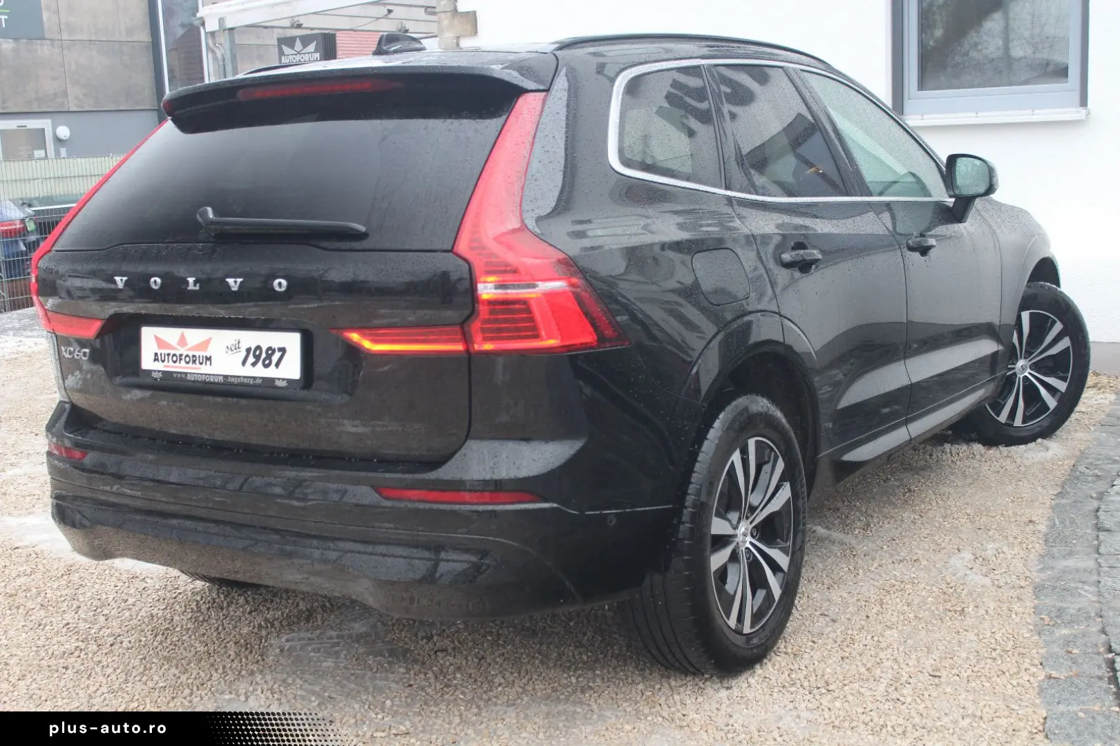 VOLVO XC60 B4 AWD~360~Pano~HeadUp~AHK~