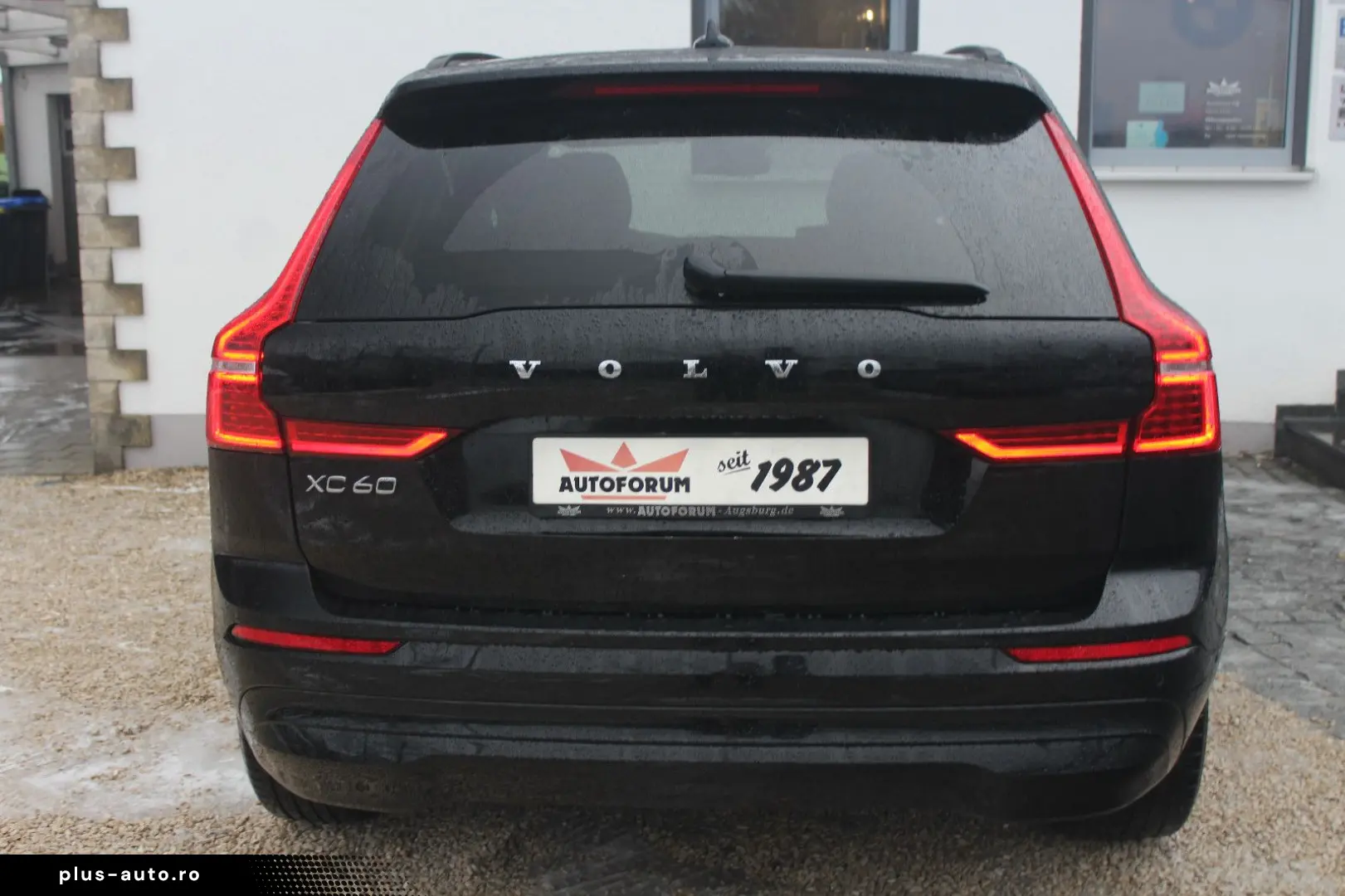 VOLVO XC60 B4 AWD~360~Pano~HeadUp~AHK~