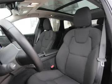 VOLVO XC60 B4 AWD~360~Pano~HeadUp~AHK~