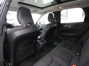 VOLVO XC60 B4 AWD~360~Pano~HeadUp~AHK~