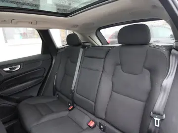 VOLVO XC60 B4 AWD~360~Pano~HeadUp~AHK~