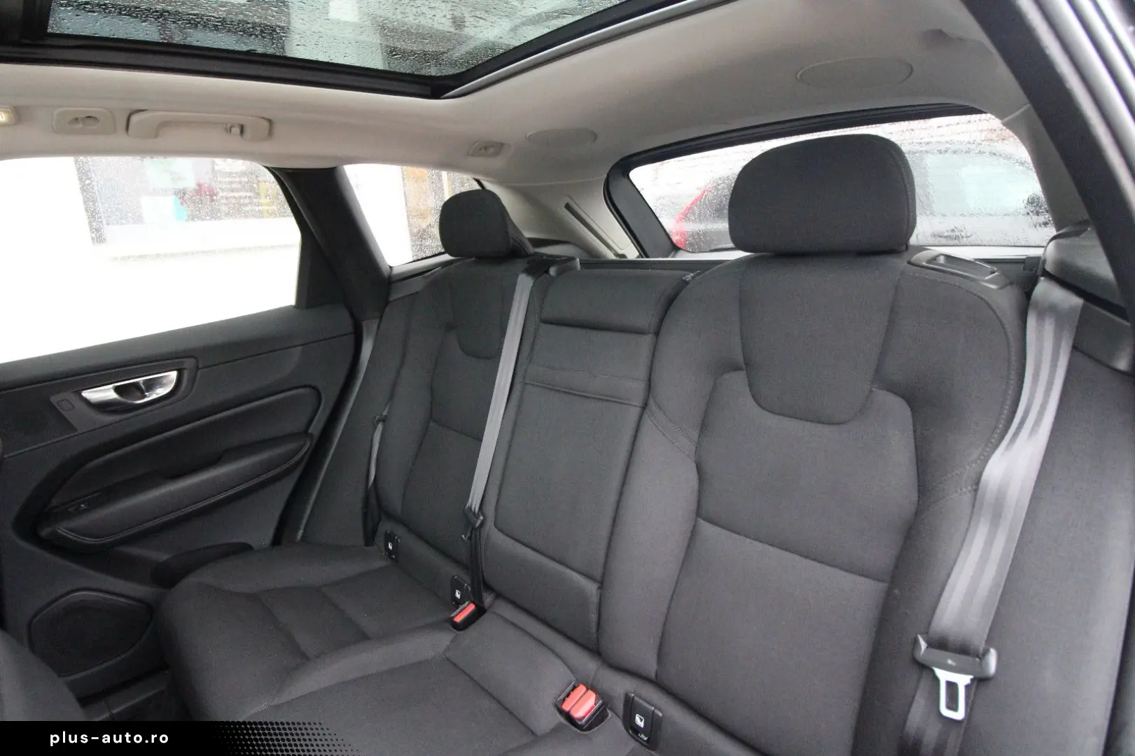 VOLVO XC60 B4 AWD~360~Pano~HeadUp~AHK~