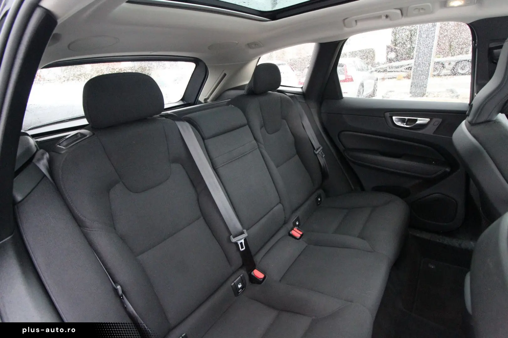 VOLVO XC60 B4 AWD~360~Pano~HeadUp~AHK~