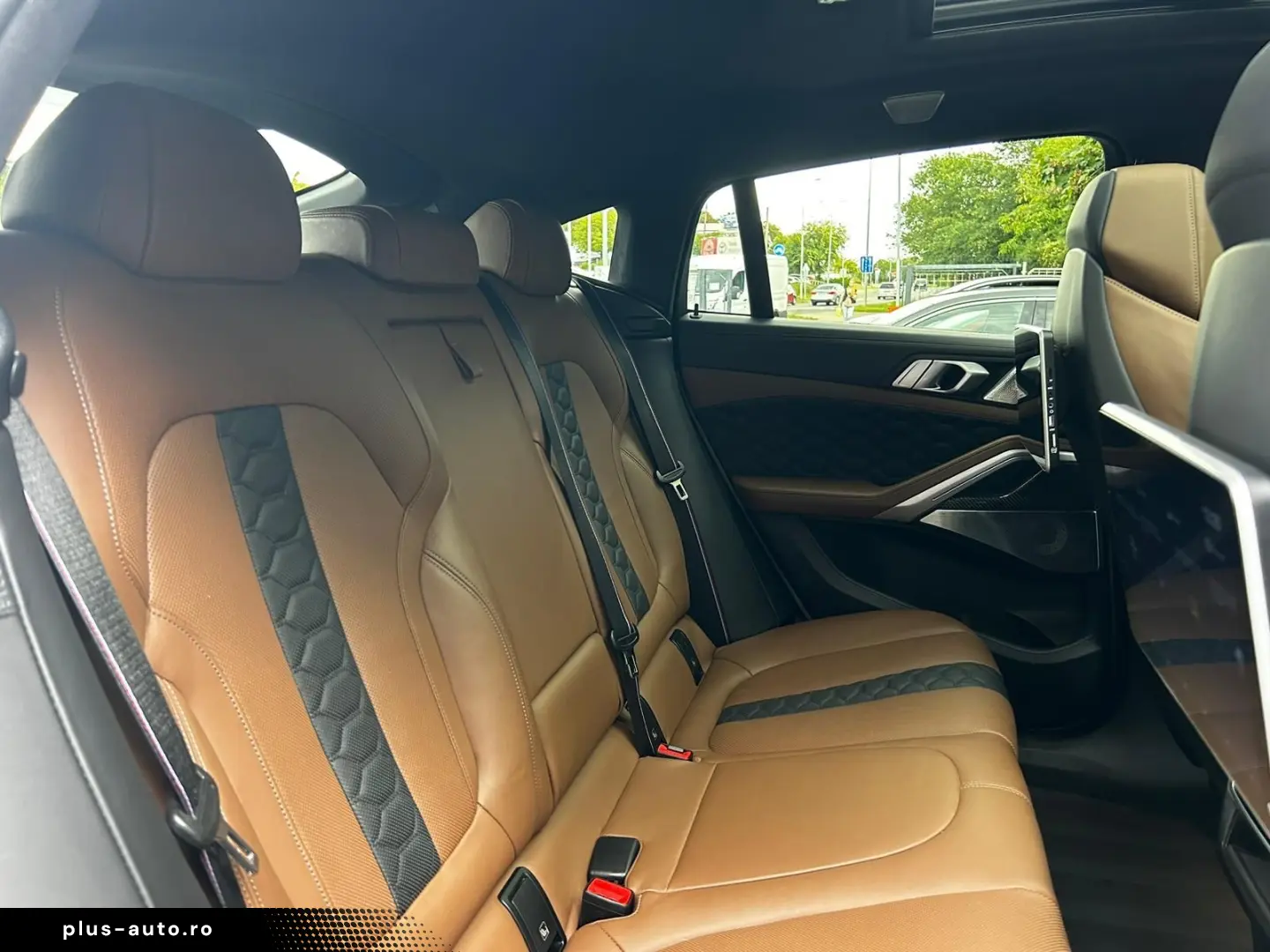 BMW X6M COMPETITION.LASER.PANO.B&W.AHK.FOND MONITORS