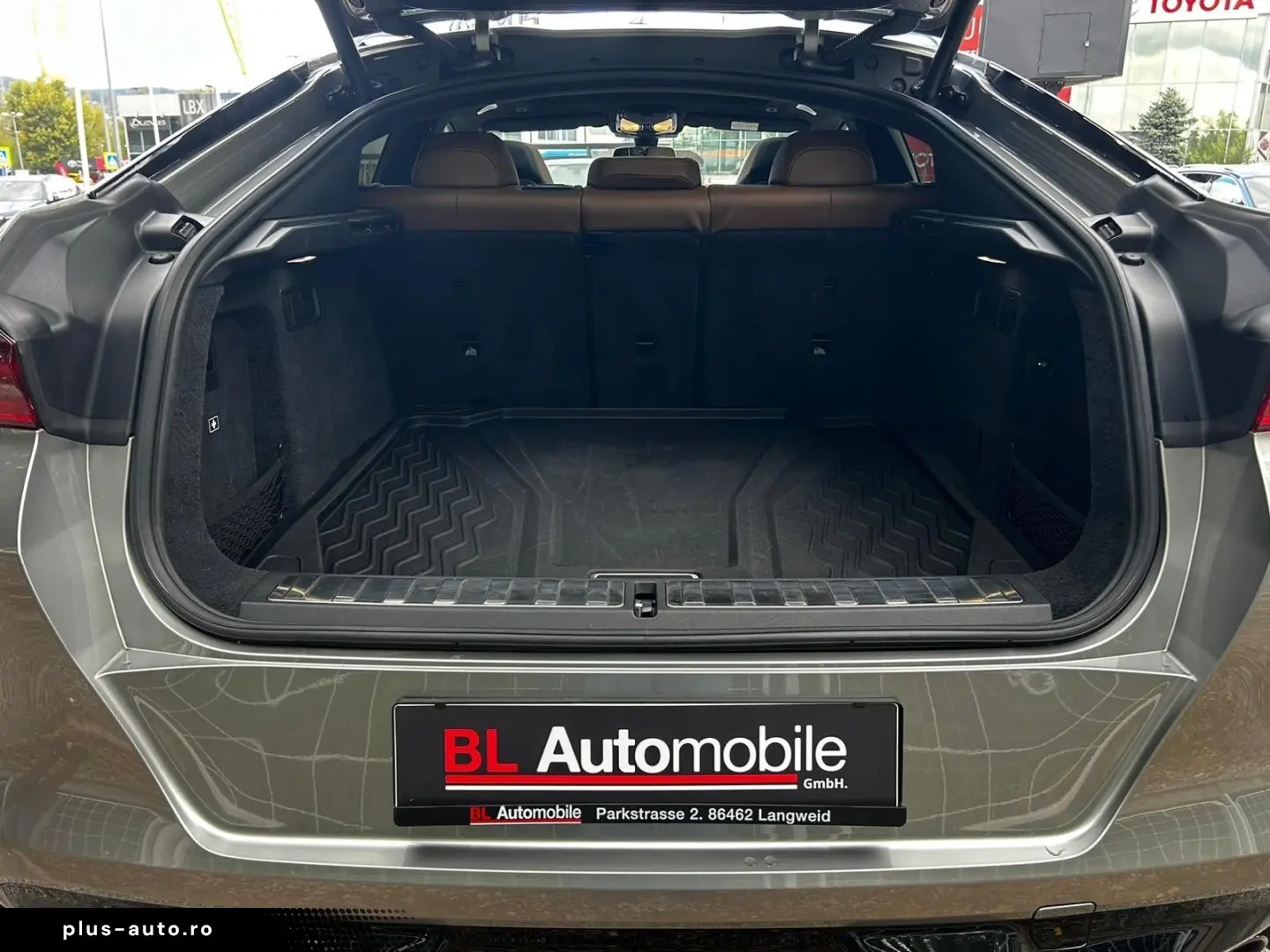 BMW X6M COMPETITION.LASER.PANO.B&W.AHK.FOND MONITORS