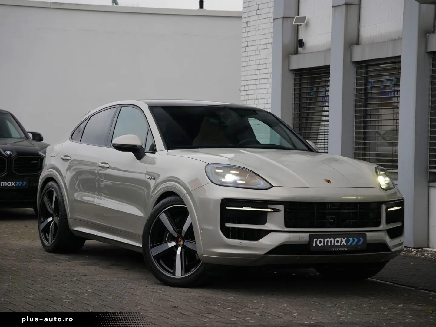 PORSCHE E-Hybrid Coupé SPORTDESIGN-PAKET-INNODRIVE-BEIGE