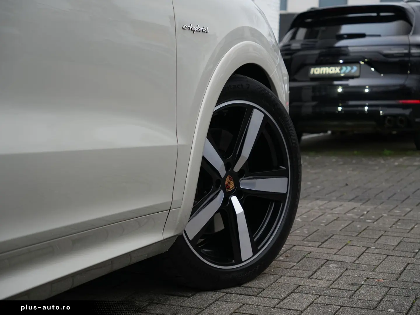 PORSCHE E-Hybrid Coupé SPORTDESIGN-PAKET-INNODRIVE-BEIGE