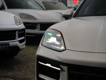 PORSCHE E-Hybrid Coupé SPORTDESIGN-PAKET-INNODRIVE-BEIGE