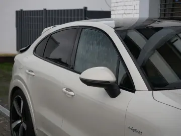 PORSCHE E-Hybrid Coupé SPORTDESIGN-PAKET-INNODRIVE-BEIGE