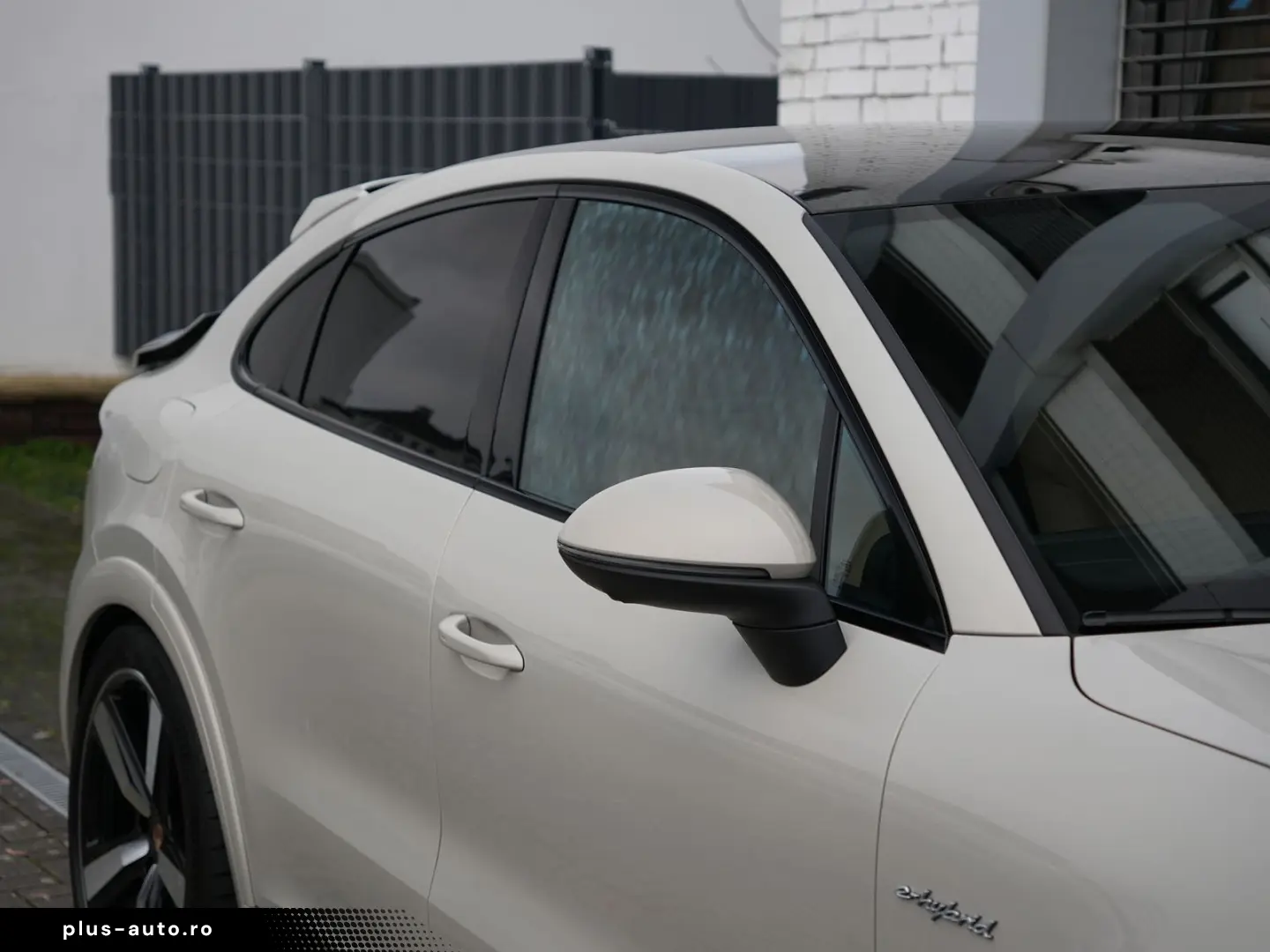 PORSCHE E-Hybrid Coupé SPORTDESIGN-PAKET-INNODRIVE-BEIGE