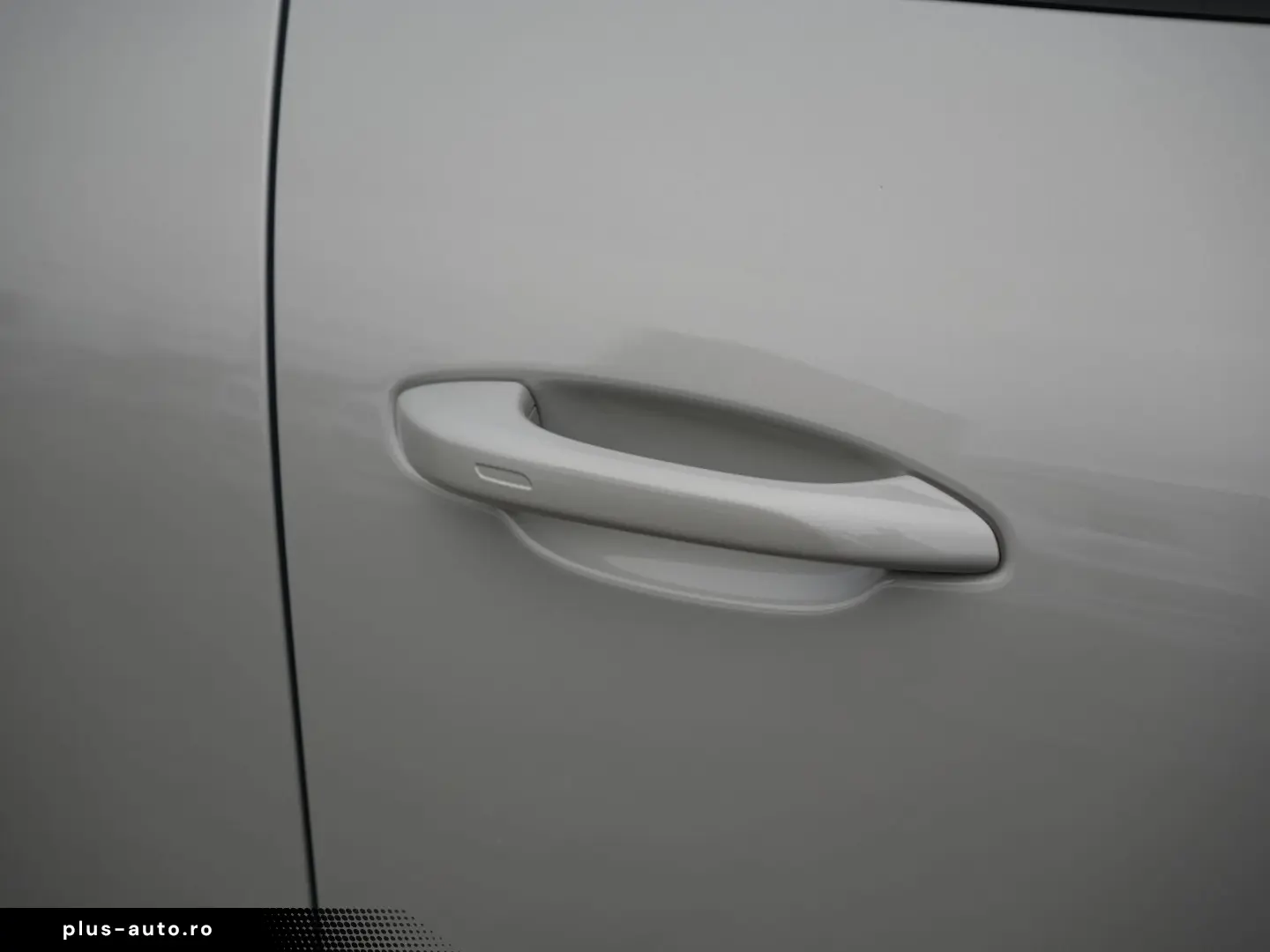 PORSCHE E-Hybrid Coupé SPORTDESIGN-PAKET-INNODRIVE-BEIGE