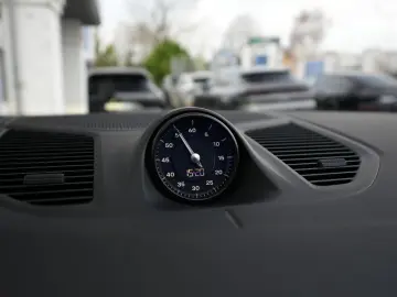 PORSCHE E-Hybrid Coupé SPORTDESIGN-PAKET-INNODRIVE-BEIGE