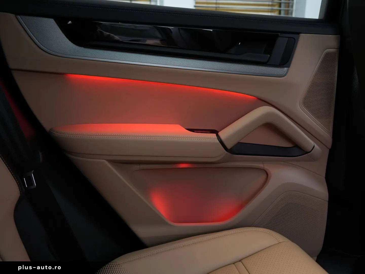 PORSCHE E-Hybrid Coupé SPORTDESIGN-PAKET-INNODRIVE-BEIGE