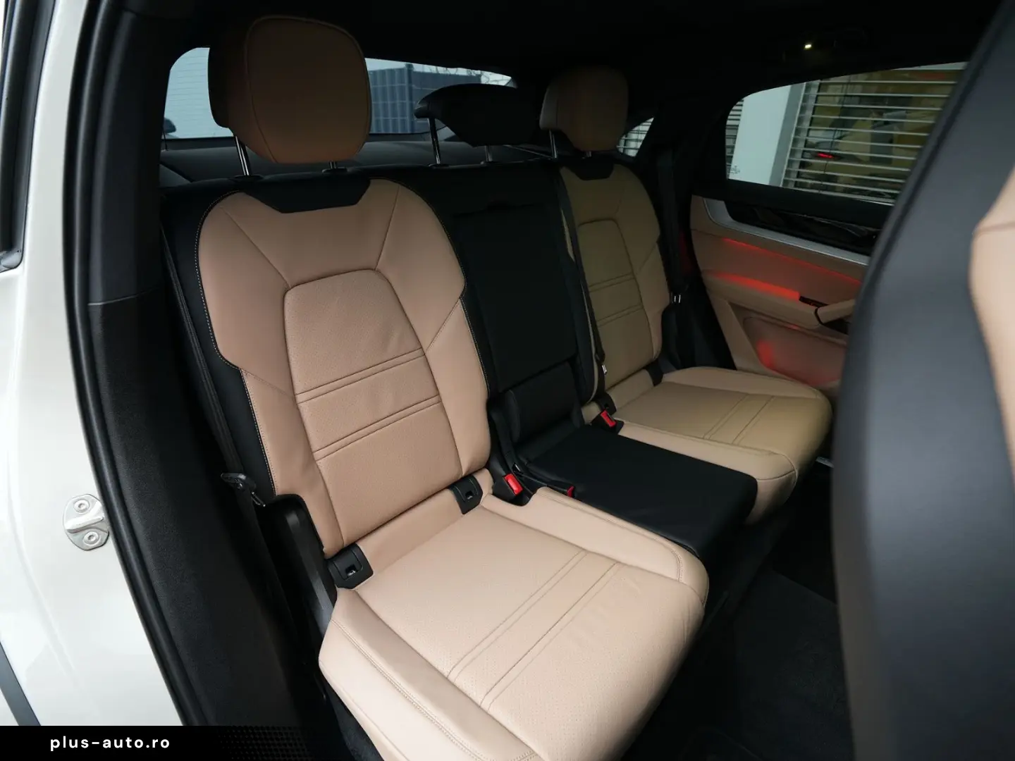 PORSCHE E-Hybrid Coupé SPORTDESIGN-PAKET-INNODRIVE-BEIGE