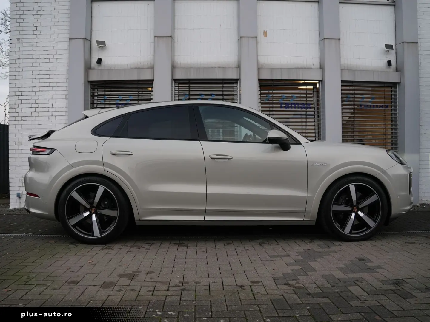 PORSCHE E-Hybrid Coupé SPORTDESIGN-PAKET-INNODRIVE-BEIGE