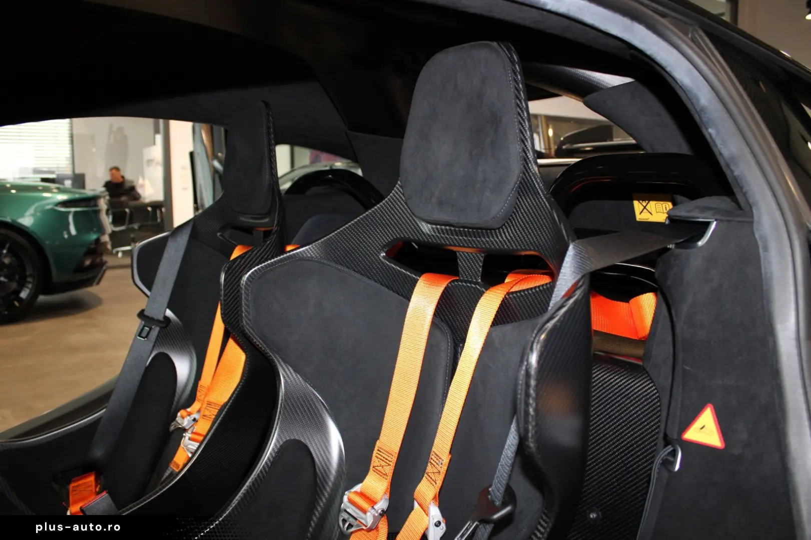 MCLAREN 620R MSO   FULL CARBON   B&W    ROOF SCOOP