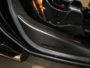 MCLAREN 620R MSO   FULL CARBON   B&W    ROOF SCOOP