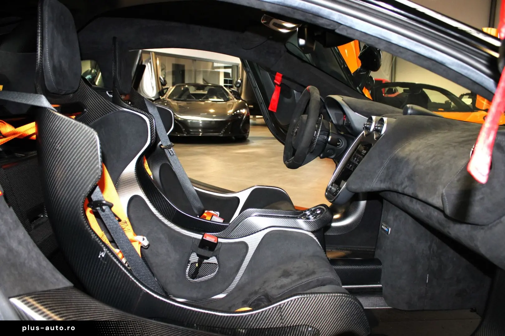 MCLAREN 620R MSO   FULL CARBON   B&W    ROOF SCOOP